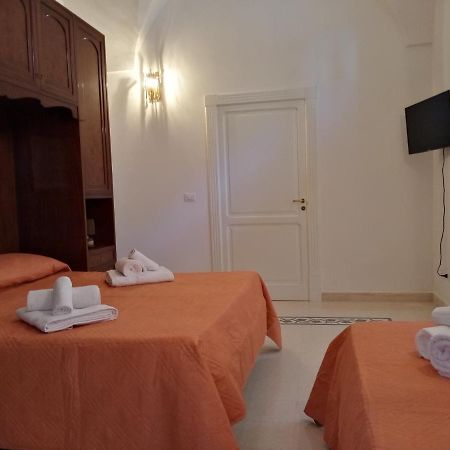 Dimora Storica Le Perle Acomodação com café da manhã Lecce Exterior foto