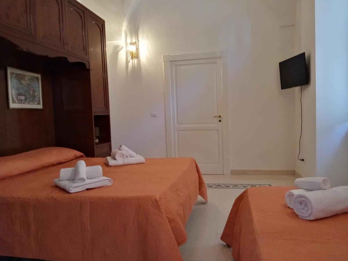 Dimora Storica Le Perle Acomodação com café da manhã Lecce Exterior foto