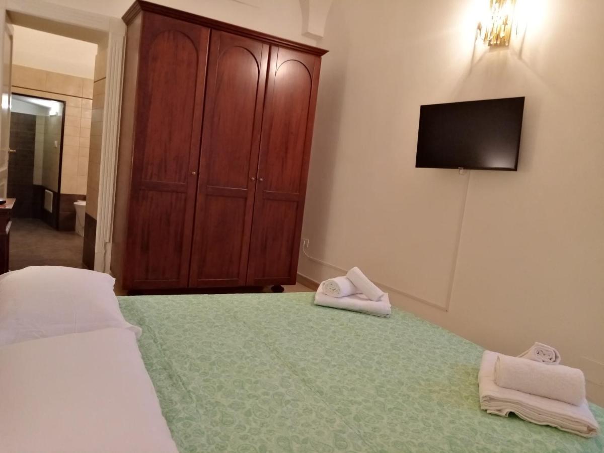 Dimora Storica Le Perle Acomodação com café da manhã Lecce Exterior foto