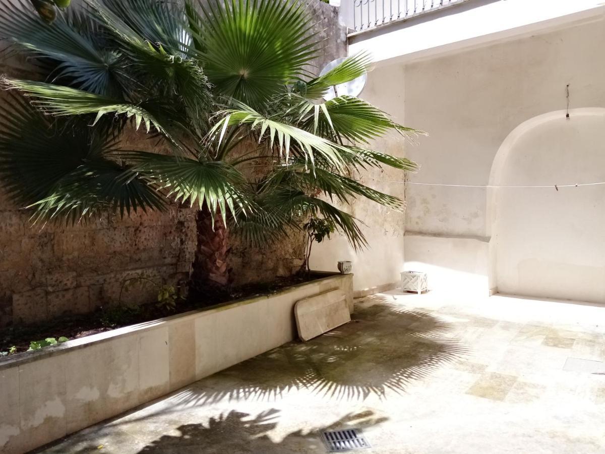 Dimora Storica Le Perle Acomodação com café da manhã Lecce Exterior foto