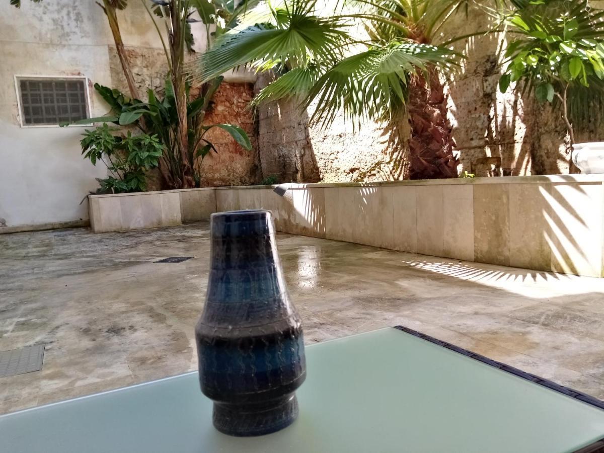 Dimora Storica Le Perle Acomodação com café da manhã Lecce Exterior foto
