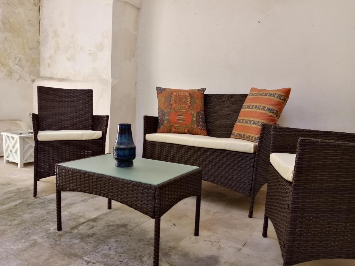 Dimora Storica Le Perle Acomodação com café da manhã Lecce Exterior foto